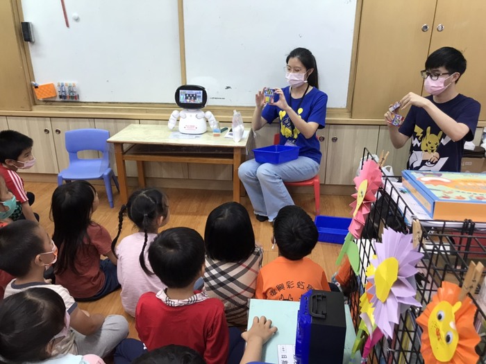 【教材成果】彩虹瓶圖片